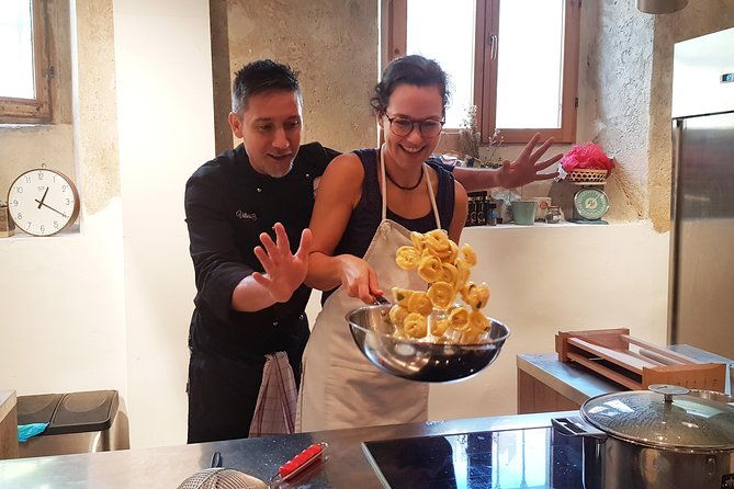 italian-cocktail-art-of-making-pasta-cooking-class-in-unique-milan-location