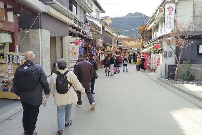 itsukushima-shrine-and-miyajima-summit-5hour-tour-in-miyajima