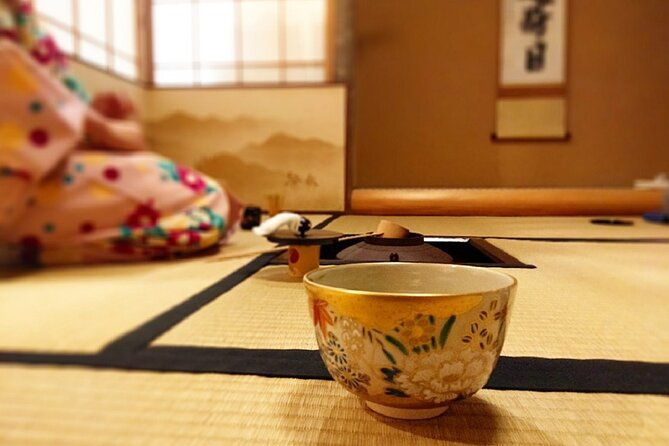 japanese-tea-ceremony-and-kimono-experience-in-tokyo-hanayaka