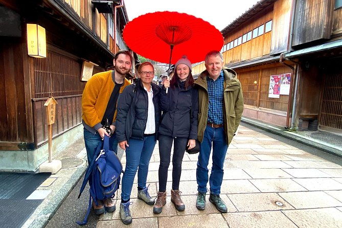 kanazawa-highlights-tour-including-kenrokuen-garden