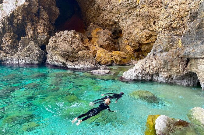 kayak-paradise-cala-portixol-snorkel-cave-cliff-jumping-tour