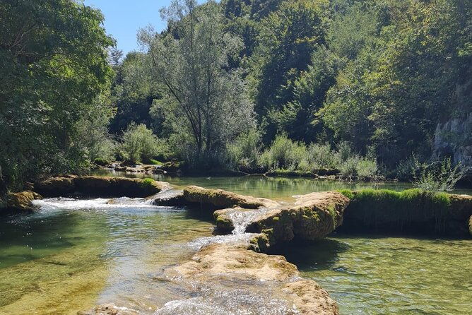 kayaking-in-mreznica-waterfalls-near-slunj-and-plitvice-lakes
