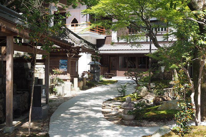 kimono-and-tea-ceremony-in-miyajima