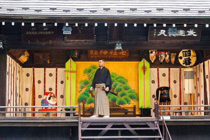 kimono-photo-session-experience-japanese-culture-inside-a-shrine