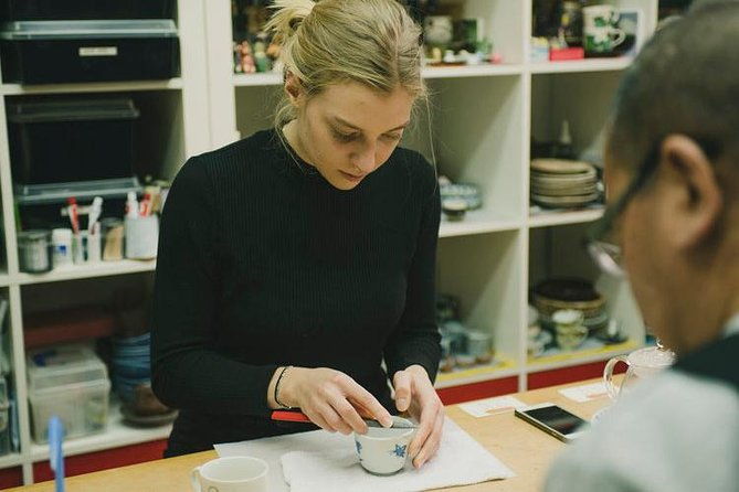 kintsugi-gold-repair-workshop