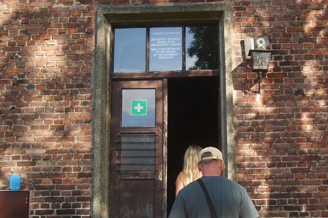 krakow-to-auschwitz-birkenau-and-salt-mine-1-day-tour-free-ebook
