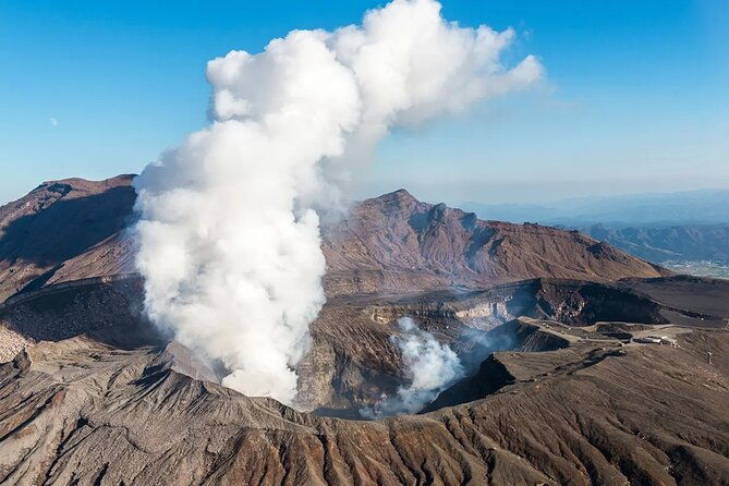 kumamoto-castle-kusasenrigahama-and-mount-aso-tour-from-fukuoka