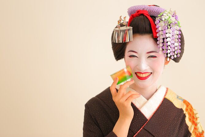 kyoto-maiko-makeover-and-photoshoot-experience-women-only