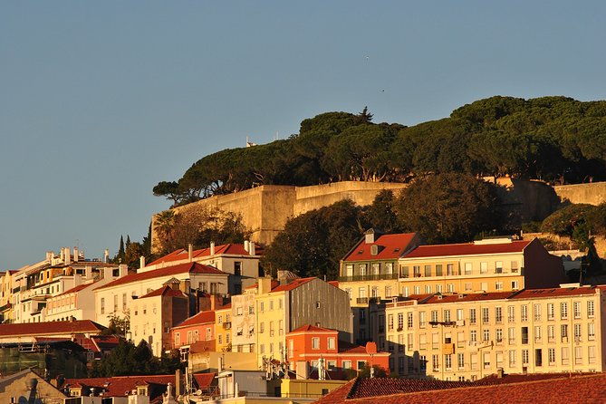 lisbon-sunset-sailing-cruise-with-a-drink-2h-small-group-tour
