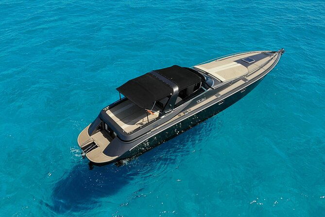 living-the-dream-on-board-of-this-amazing-boat-tullio-abbate-42