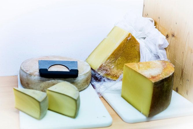 lucerne-ch-experience-cheese-chocolate-chapel-bridge-chateau