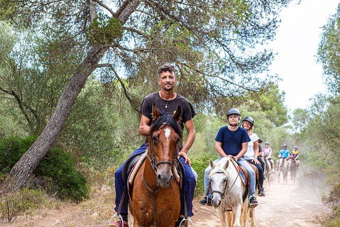mallorca-evening-tour-horseback-riding-dinner-and-dance