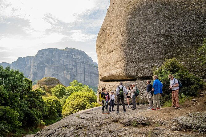 meteora-small-group-hiking-tour-with-transfer-and-monastery-visit