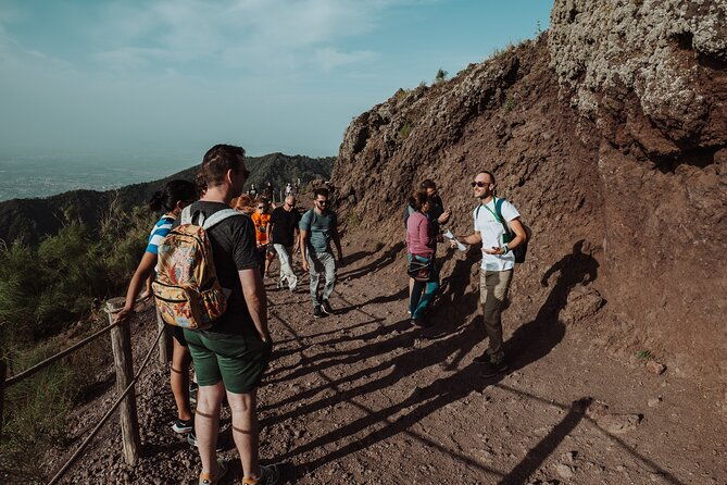 mount-vesuvius-tour-from-pompeii-led-by-an-expert-guide