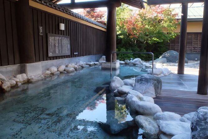 mt-fuji-to-lake-kawaguchi-lake-yamanaka-and-onsen-day-tour