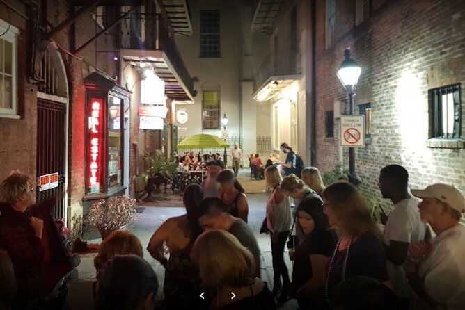 new-orleans-historic-haunted-bar-crawl