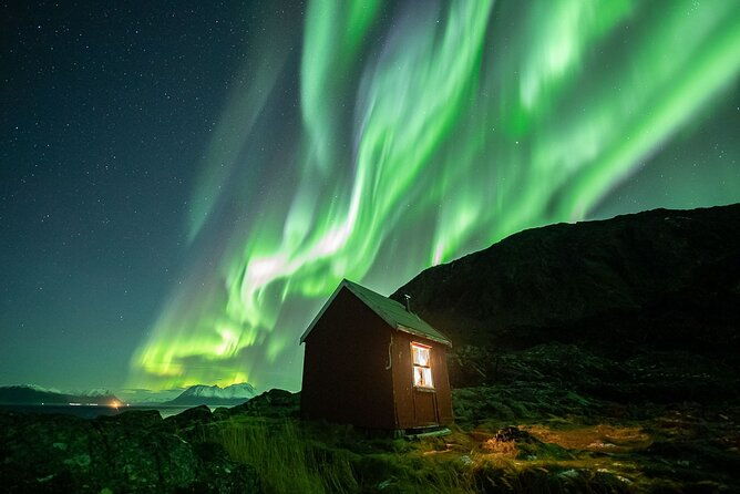 northern-lights-expedition-with-arctic-photo-guide-max-6-guests