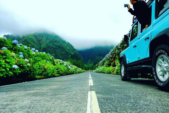off-the-beaten-track-half-day-sete-cidades-jeep-tour