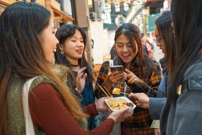 osaka-2-hour-kuromon-market-walking-street-food-tour