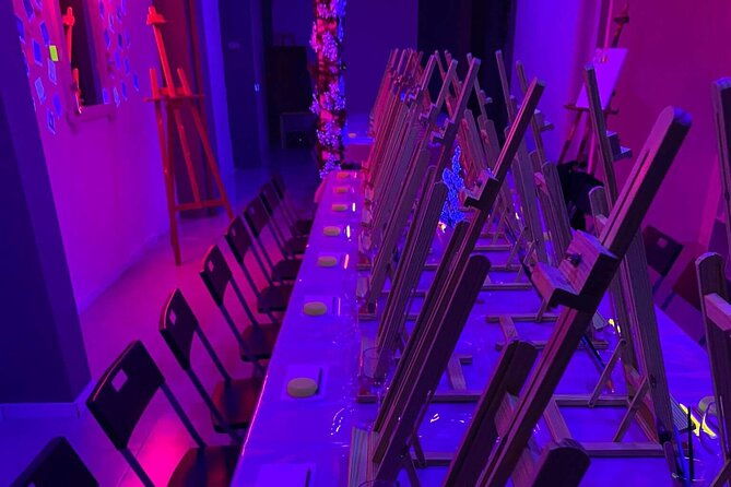 paint-a-neon-fluorescent-picture-while-drinking-unlimited-wine