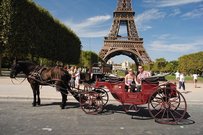 paris-private-romantic-horse-carriage-ride