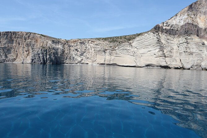 paros-antiparos-private-cruise-on-a-luxurious-saxdor-320