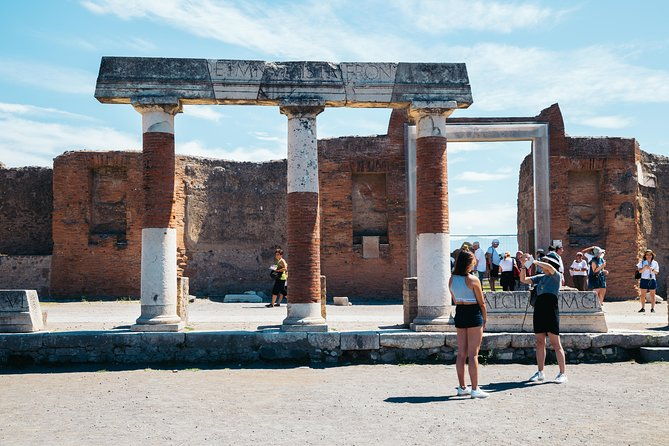 pompeii-3-hours-walking-tour-led-by-an-archaeologist