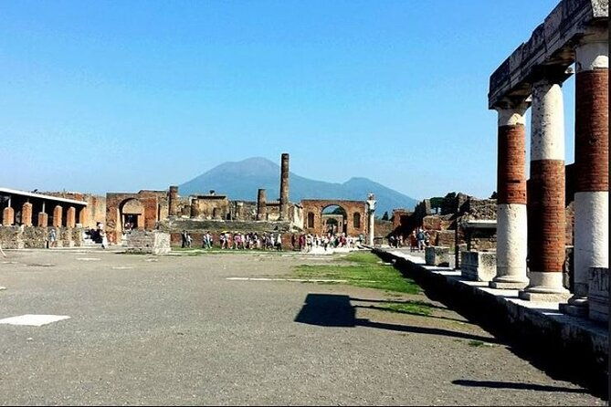 pompeii-small-group-with-archeological-tour-guide-expertise