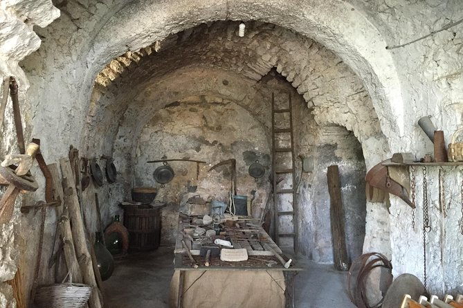 pompeii-wine-tasting-tour-from-sorrento-licensed-guide-included