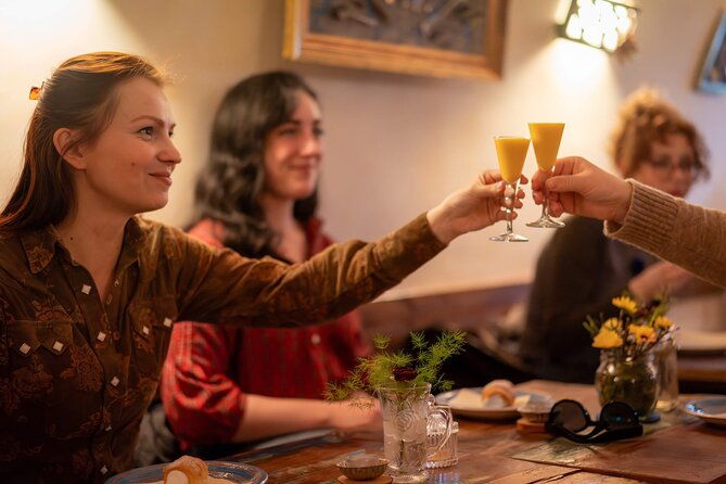 prague-by-night-drinks-food-tour-with-eating-europe
