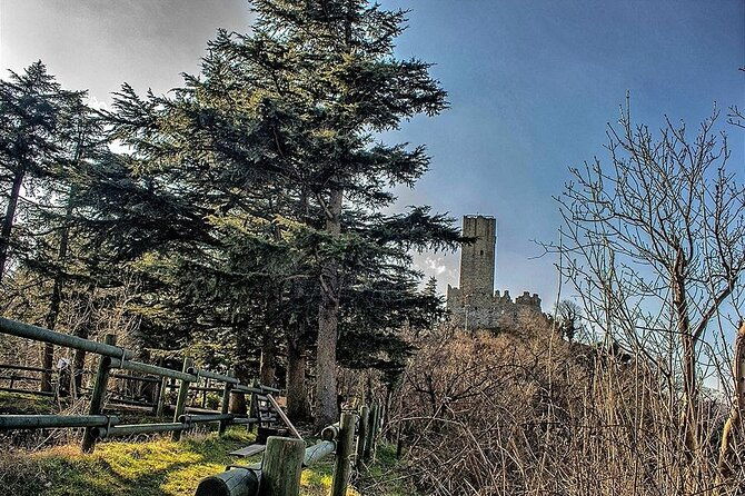 private-2-hour-tour-of-the-medieval-castle-over-lake-como