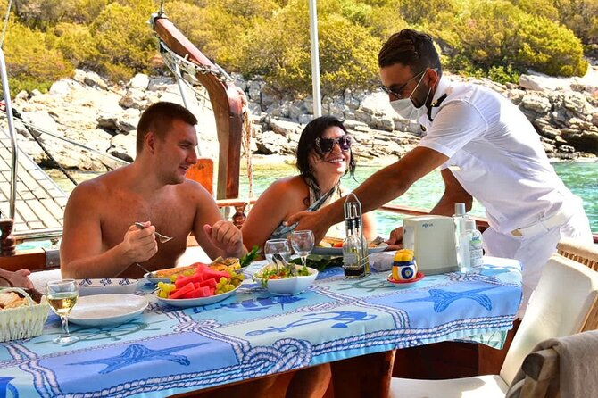 private-6-hour-boat-tour-with-lunch-in-bodrum-bays