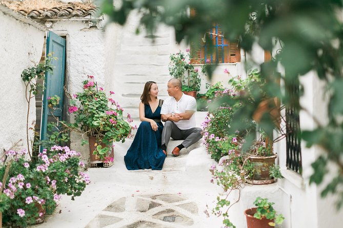 private-athens-walking-tour-with-a-personal-photographer