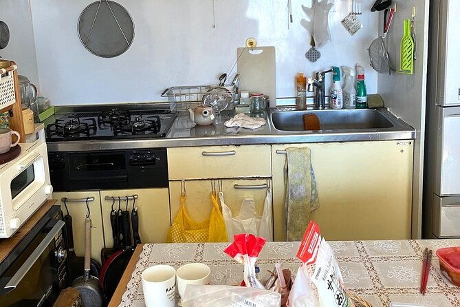 private-authentic-sushi-cooking-class-in-tokyo-with-hiroko