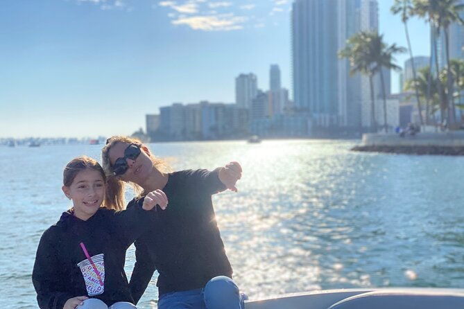 private-boat-ride-in-miami-with-experienced-captain-and-champagne