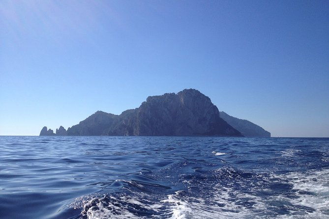 private-boat-tour-of-capri-relax-tour-three-hours