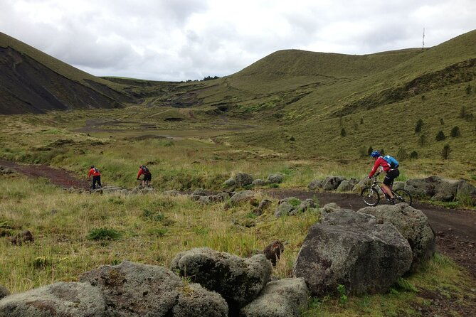 private-e-bike-tour-on-sete-cidades-volcanos-rim-with-lake-view