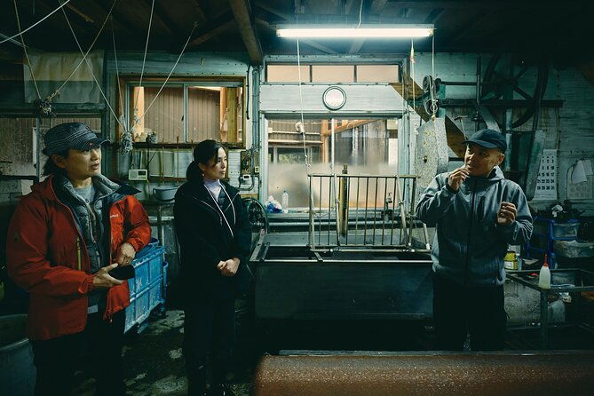 private-echizen-washi-paper-making-experience-and-walking-tour