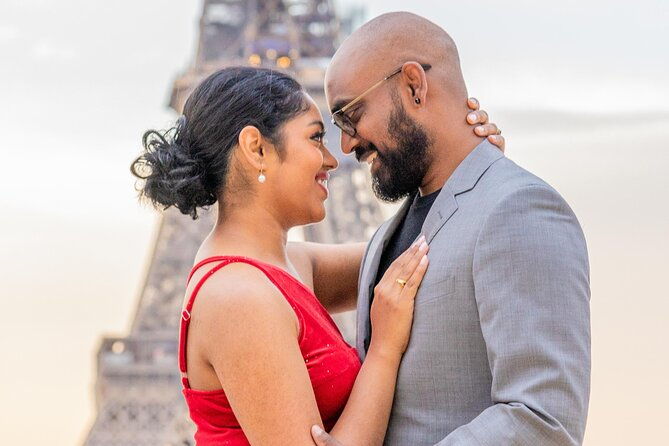 private-guided-professional-photoshoot-by-the-eiffel-tower