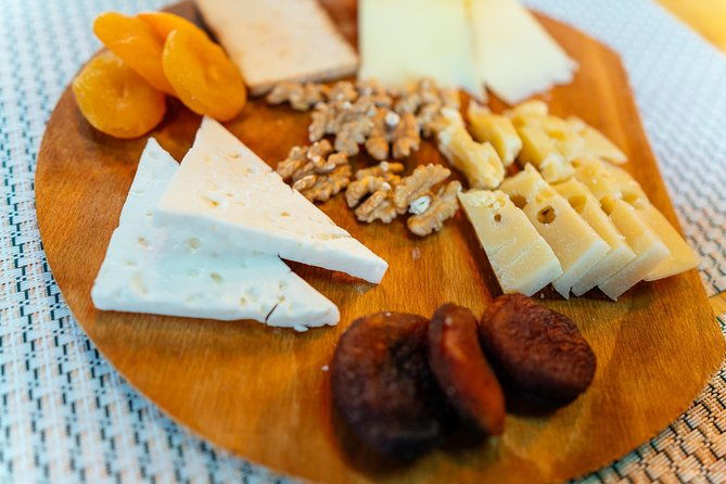 private-istanbul-food-tour-10-tastings-including-raki-padi