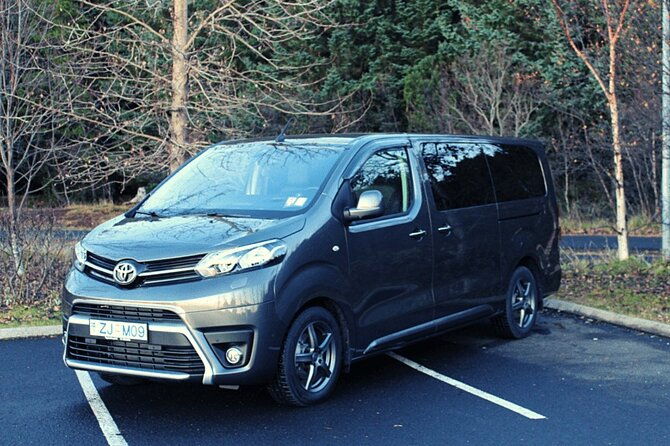 private-keflavik-airport-transfer-round-trip