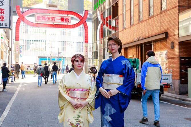 private-kimono-cultural-and-historical-walk-in-kabukicho
