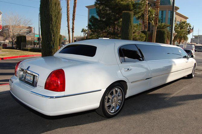 private-las-vegas-hotel-to-airport-luxury-limousine-transfer