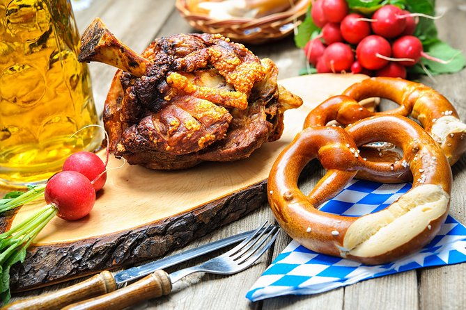 private-munich-beer-hall-hopping-3-course-menu-beer-tasting