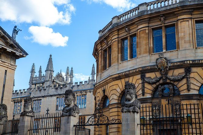 private-oxford-walking-tour-with-university-alumni-guide