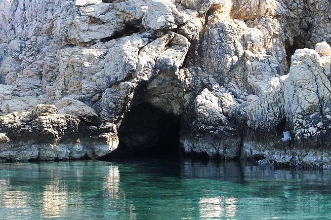 private-plavnik-island-half-day-boat-trip-with-capt-bobo