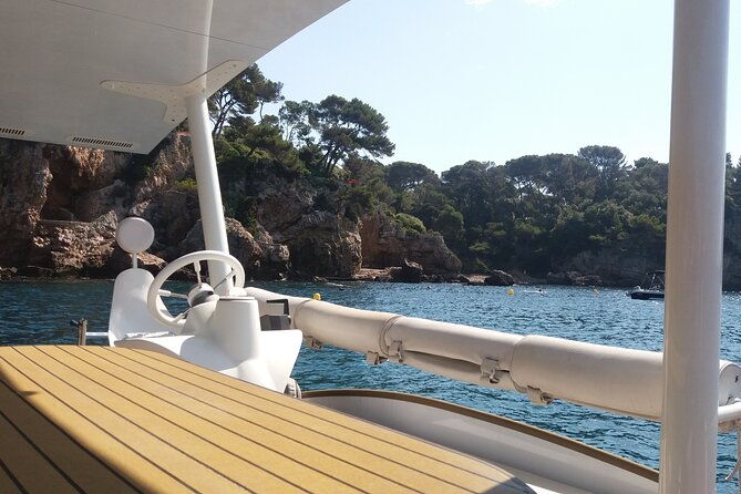 private-ride-with-sea-bath-in-solar-catamaran