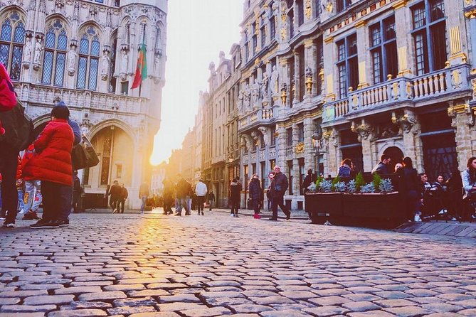 private-tour-experience-the-christmas-magic-in-brussels