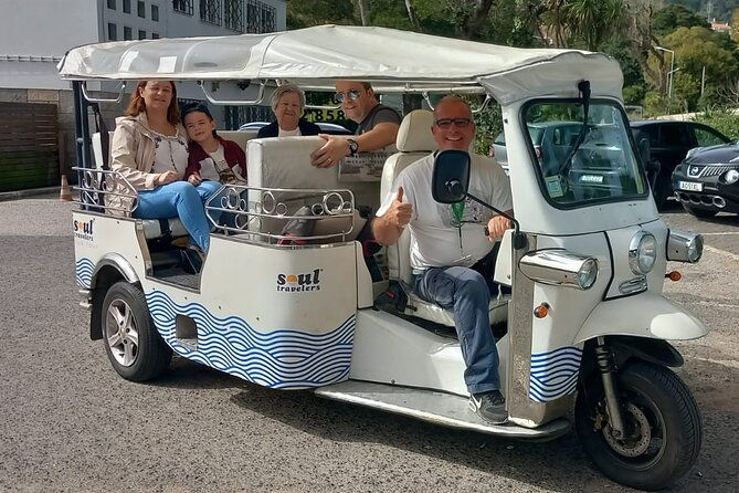 private-tour-sintra-palaces-and-mountain-tuk-tuk2-to-6-people