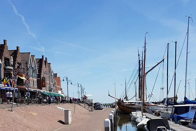 private-tour-to-zaanse-schans-volendam-cheese-windmills-clogs